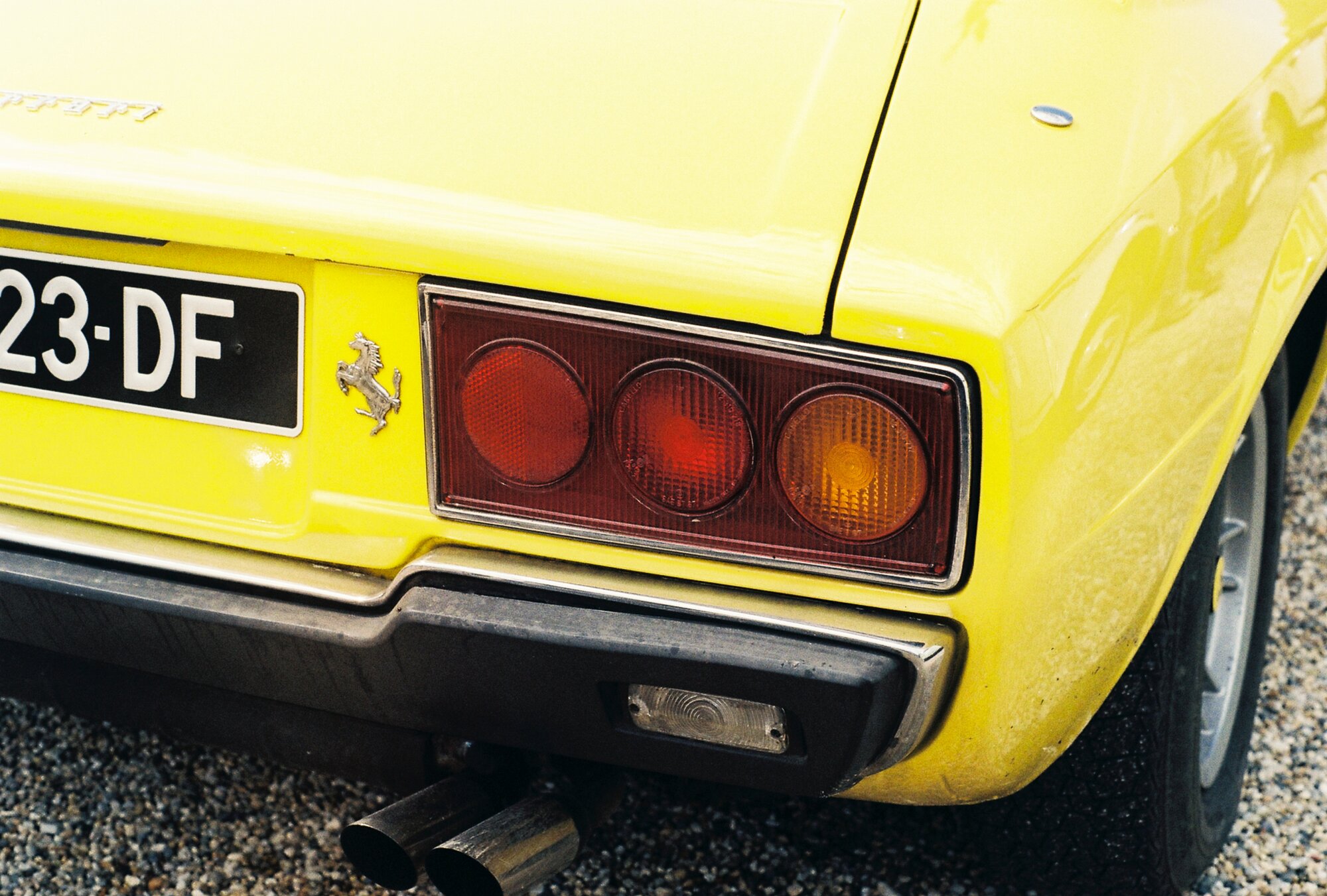 • Retro car •