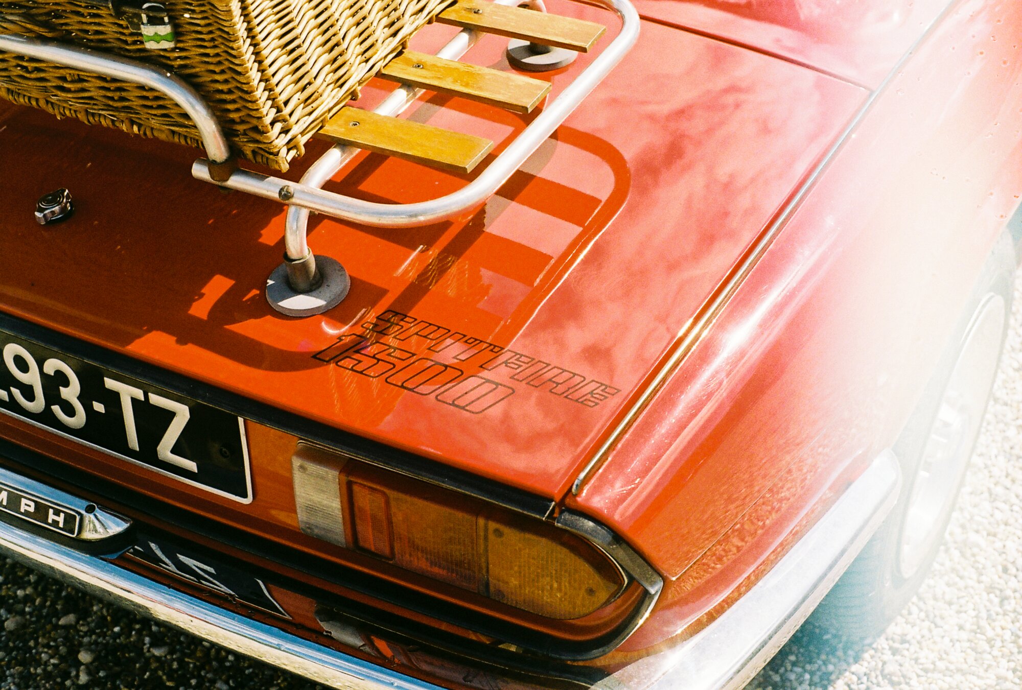 • Retro car •